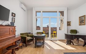 Vera Apartment